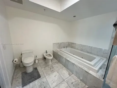 218 SE 14th Street Miami FL 33131