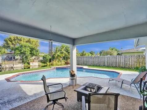 6601 NW 23rd Street Margate FL 33063