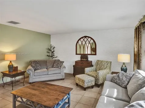 6601 NW 23rd Street Margate FL 33063