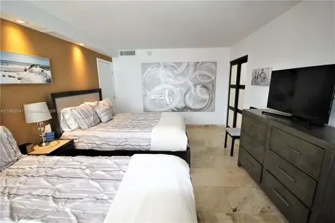 5161 Collins Avenue Miami Beach FL 33140
