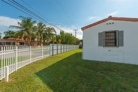 3900 NW 2nd Terrace Miami FL 33126