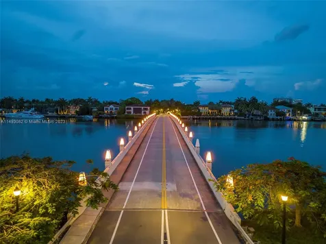 205 N Hibiscus Drive Miami Beach FL 33139