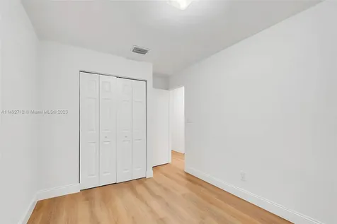 1213 NW 123rd Avenue Pembroke Pines FL 33026