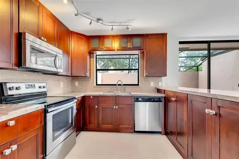 1213 NW 123rd Avenue Pembroke Pines FL 33026