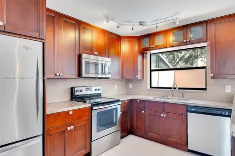 1213 NW 123rd Avenue Pembroke Pines FL 33026