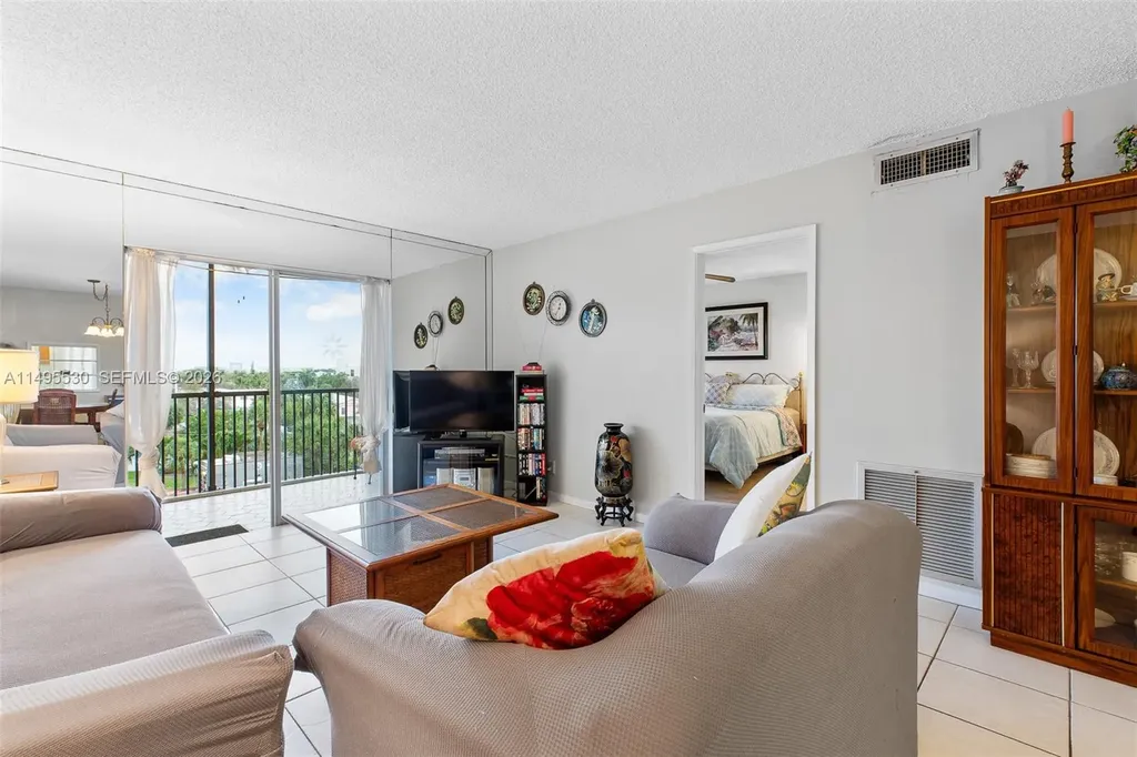 2350 NE 14th Street Causeway Pompano Beach FL 33062