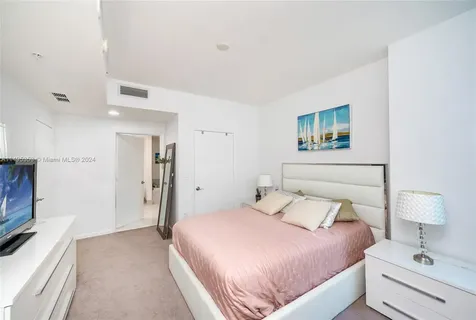 244 Biscayne Boulevard Miami FL 33132
