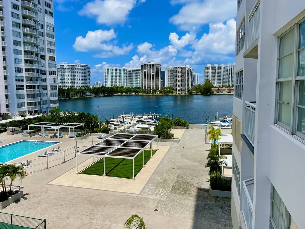 18041 Biscayne Boulevard Aventura FL 33160