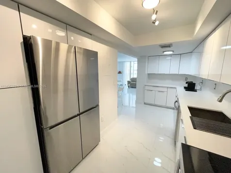 18041 Biscayne Boulevard Aventura FL 33160