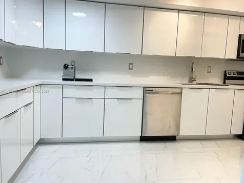 18041 Biscayne Boulevard Aventura FL 33160