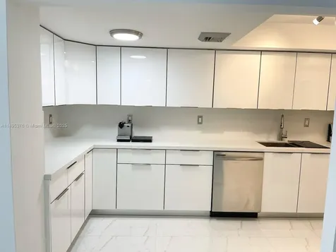 18041 Biscayne Boulevard Aventura FL 33160