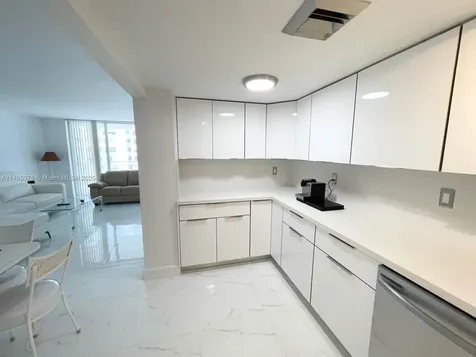 18041 Biscayne Boulevard Aventura FL 33160