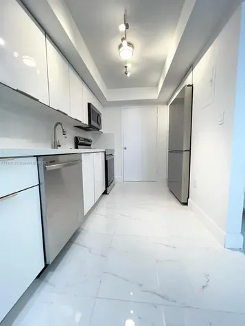 18041 Biscayne Boulevard Aventura FL 33160