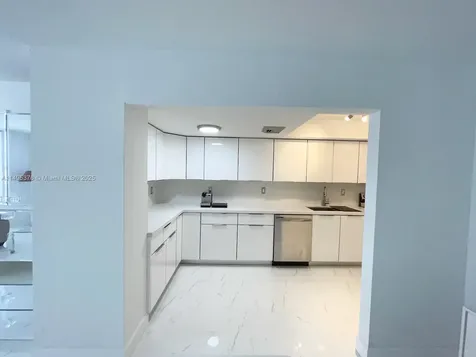 18041 Biscayne Boulevard Aventura FL 33160