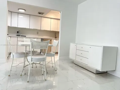 18041 Biscayne Boulevard Aventura FL 33160