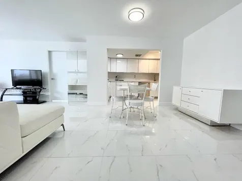18041 Biscayne Boulevard Aventura FL 33160