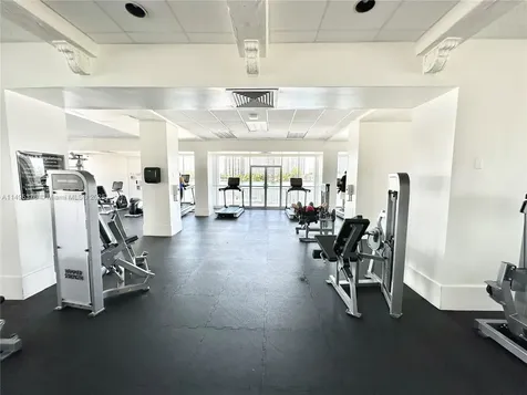 18041 Biscayne Boulevard Aventura FL 33160