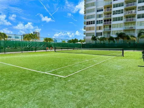 18041 Biscayne Boulevard Aventura FL 33160