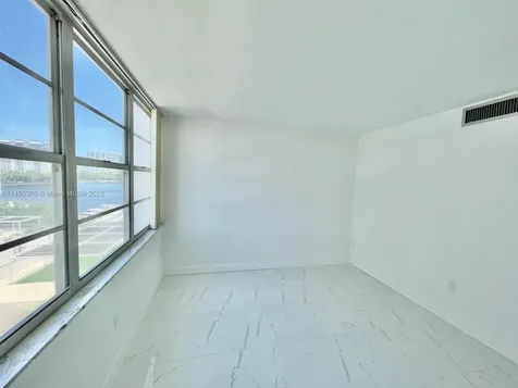 18041 Biscayne Boulevard Aventura FL 33160