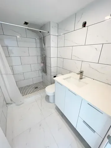 18041 Biscayne Boulevard Aventura FL 33160