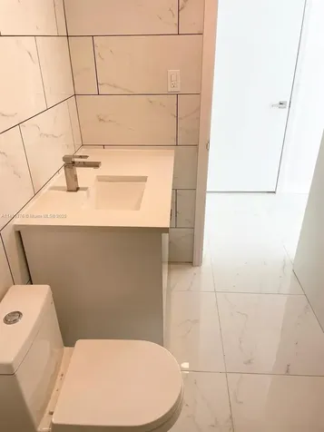 18041 Biscayne Boulevard Aventura FL 33160
