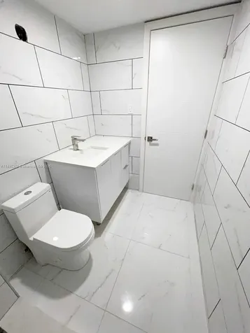 18041 Biscayne Boulevard Aventura FL 33160