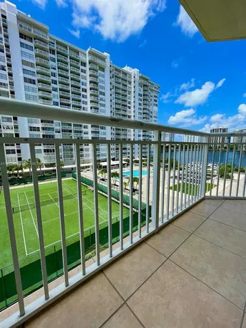 18041 Biscayne Boulevard Aventura FL 33160