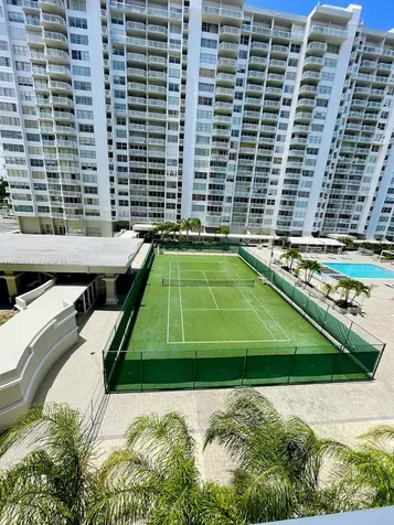 18041 Biscayne Boulevard Aventura FL 33160