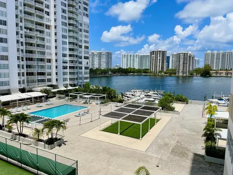18041 Biscayne Boulevard Aventura FL 33160