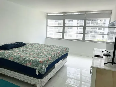 18041 Biscayne Boulevard Aventura FL 33160