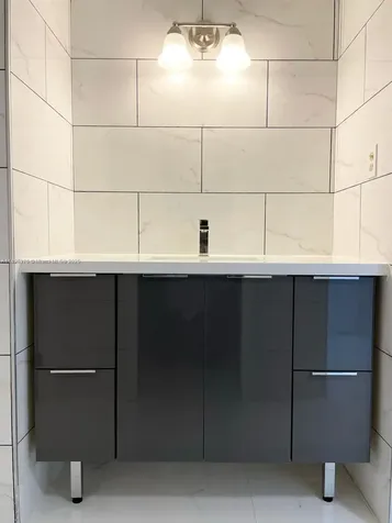 18041 Biscayne Boulevard Aventura FL 33160