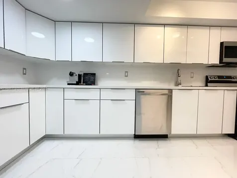 18041 Biscayne Boulevard Aventura FL 33160