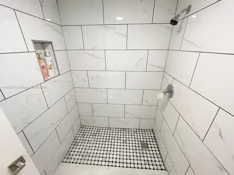 18041 Biscayne Boulevard Aventura FL 33160