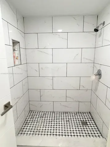 18041 Biscayne Boulevard Aventura FL 33160
