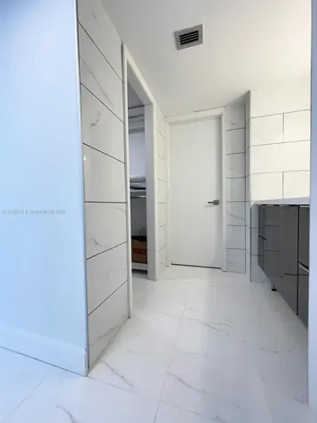 18041 Biscayne Boulevard Aventura FL 33160