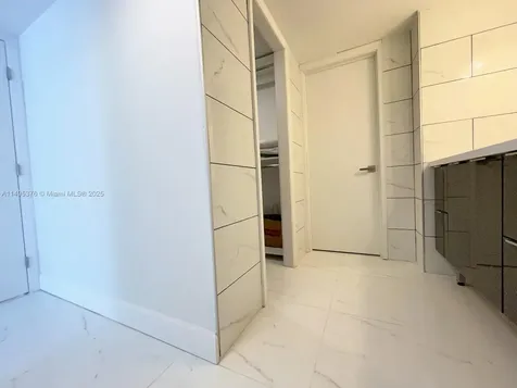 18041 Biscayne Boulevard Aventura FL 33160
