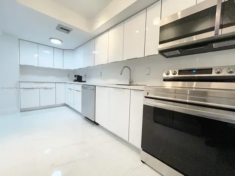 18041 Biscayne Boulevard Aventura FL 33160