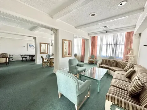 18041 Biscayne Boulevard Aventura FL 33160