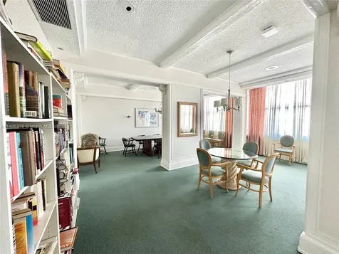 18041 Biscayne Boulevard Aventura FL 33160