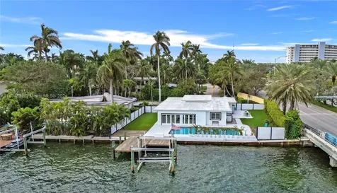 7821 Beachview Drive North Bay Village FL 33141