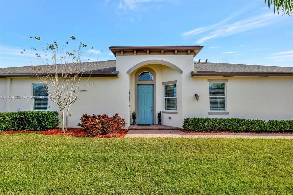 11063 SW Sunrise Lake Drive Port St. Lucie FL 34987
