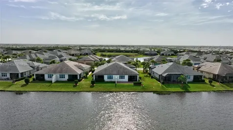 11063 SW Sunrise Lake Drive Port St. Lucie FL 34987