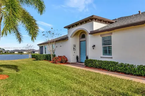 11063 SW Sunrise Lake Drive Port St. Lucie FL 34987
