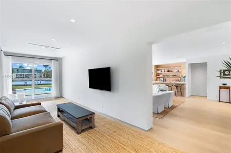 2770 Sunset Drive Miami Beach FL 33140
