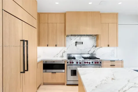 2770 Sunset Drive Miami Beach FL 33140