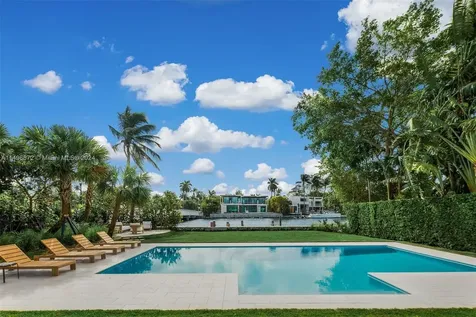 2770 Sunset Drive Miami Beach FL 33140