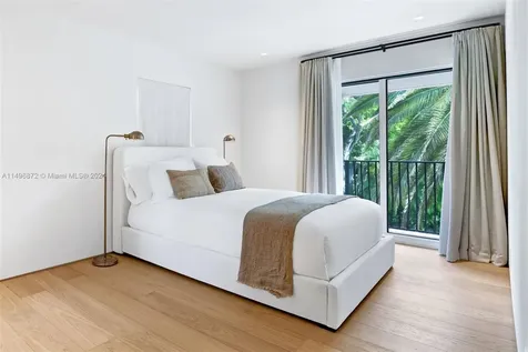2770 Sunset Drive Miami Beach FL 33140