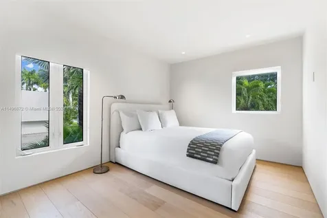2770 Sunset Drive Miami Beach FL 33140
