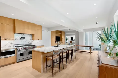 2770 Sunset Drive Miami Beach FL 33140