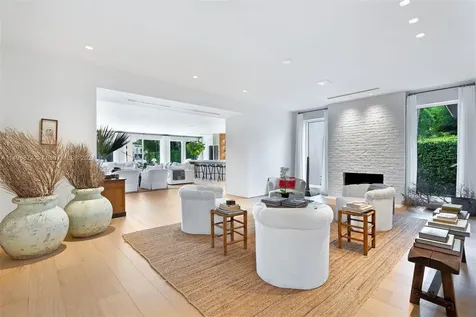 2770 Sunset Drive Miami Beach FL 33140